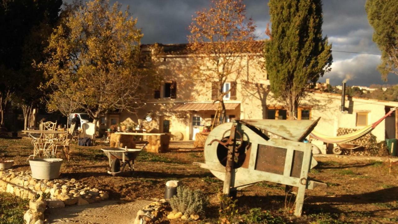 Вилла La Ferme Constantin Фаянс Экстерьер фото